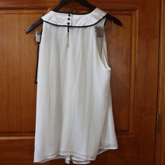 Allison Taylor White Sleeveless Big Floppy Bow Pleated Yoke Top NWT LG - Picture 3 of 12